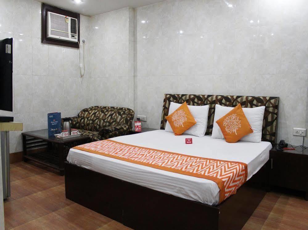 Oyo 2705 Hotel Preet Palace Új-Delhi Kültér fotó