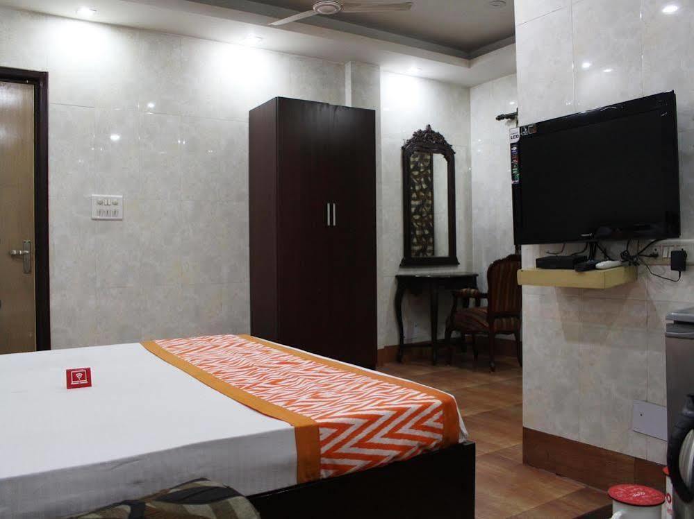 Oyo 2705 Hotel Preet Palace Új-Delhi Kültér fotó
